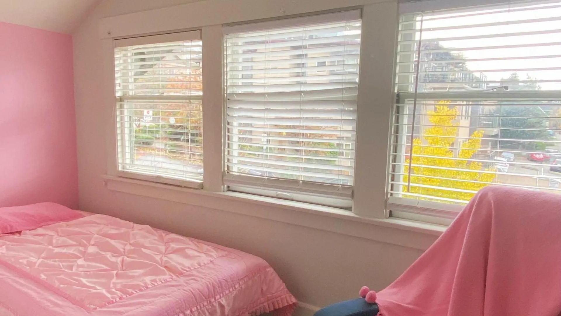 Vintage 3 Bedroom Home In Prime Eastlake Seattle With Private Parking Holiday home