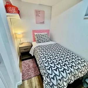  Homestay Tiny Private On The 1st Floor With Shared Bathroom Near Seatac Airport And Downtown